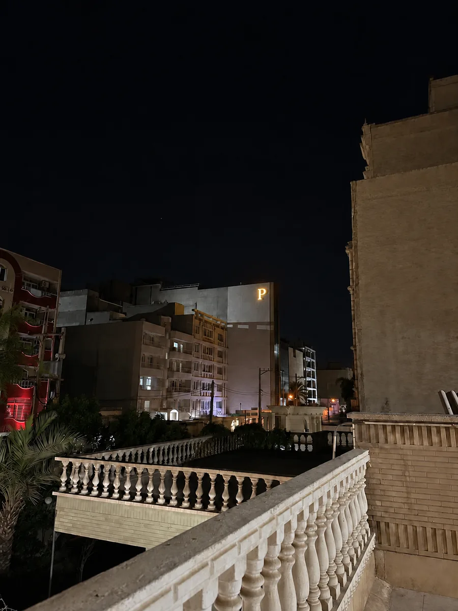 نمای شب ساختمان پرین